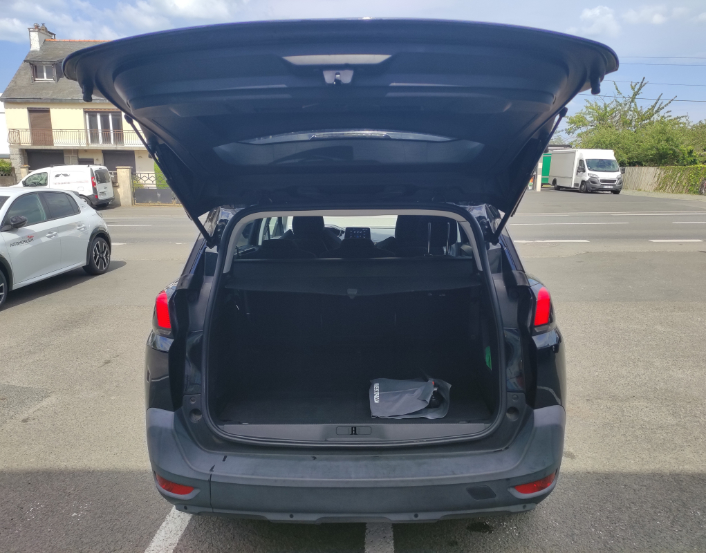 Peugeot 5008 — 9