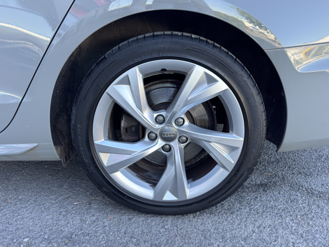 Audi A4 — 12