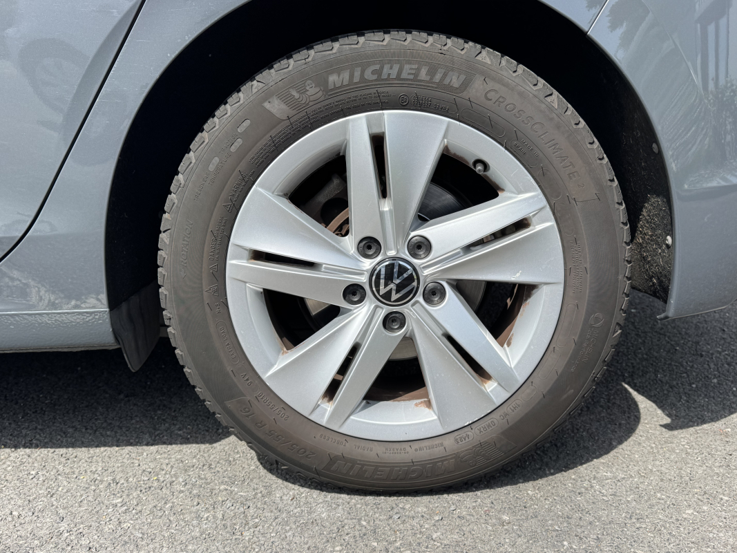 Volkswagen Golf — 7