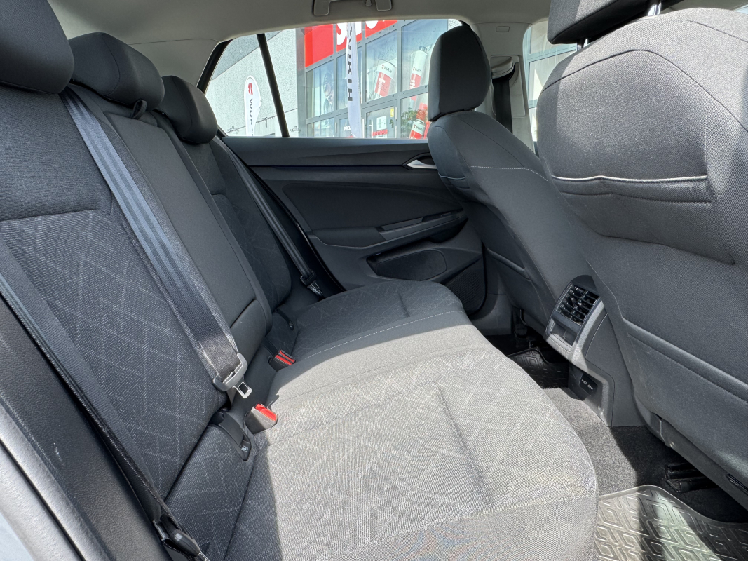 Volkswagen Golf — 15