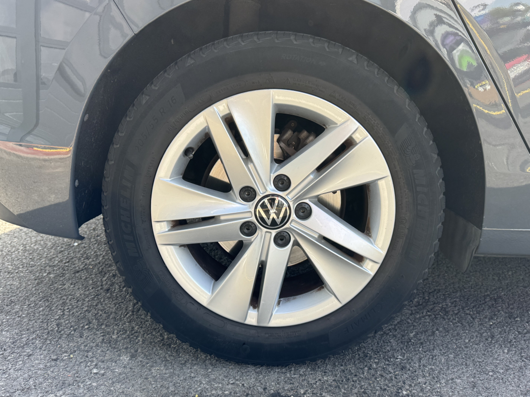 Volkswagen Golf — 17