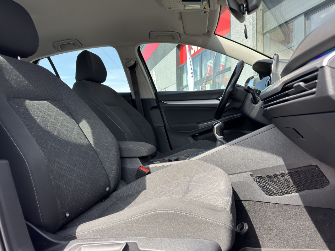 Volkswagen Golf — 24