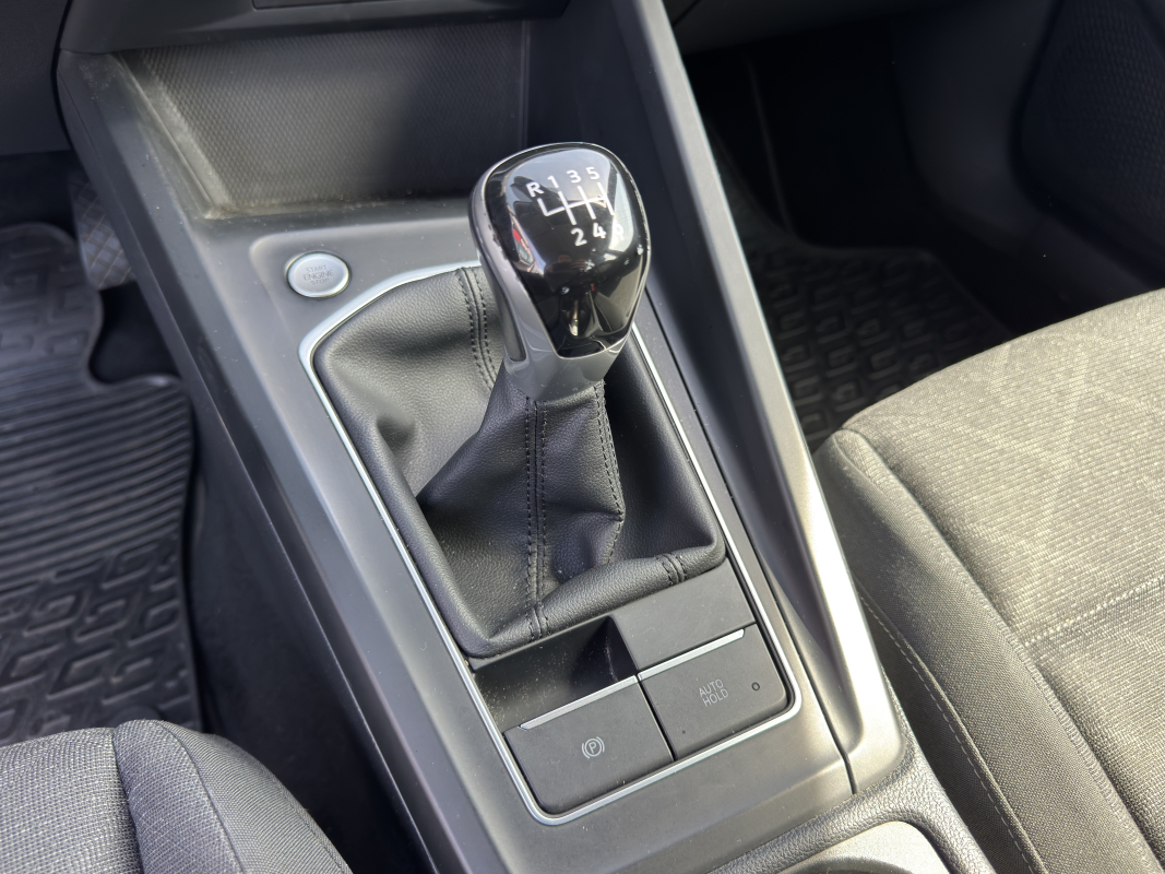 Volkswagen Golf — 25