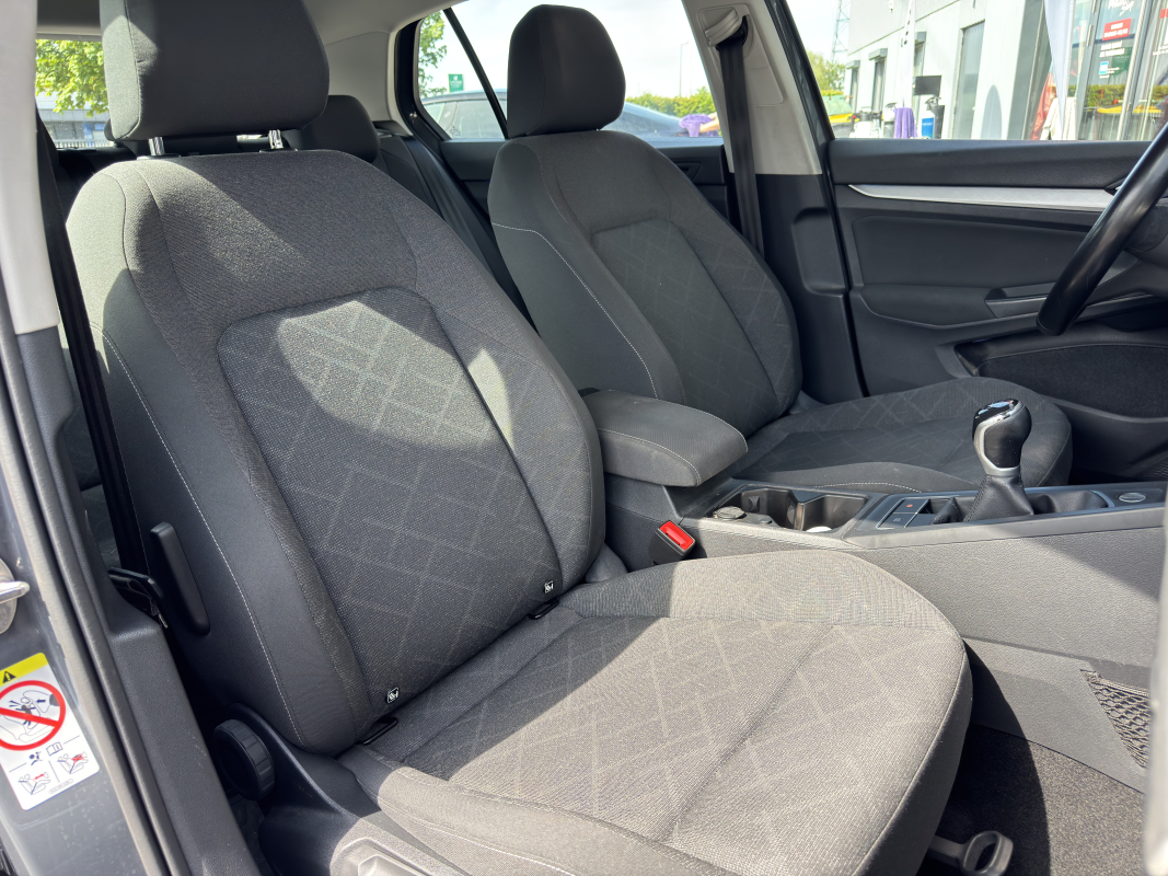 Volkswagen Golf — 28