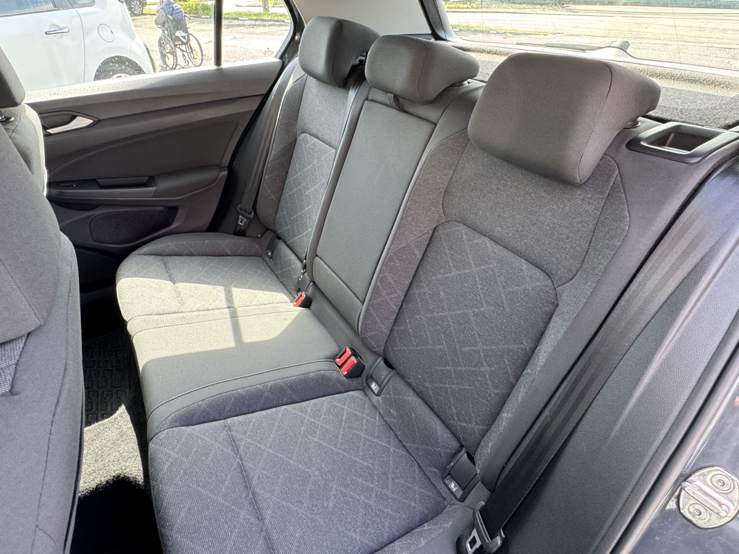 Volkswagen Golf — 31