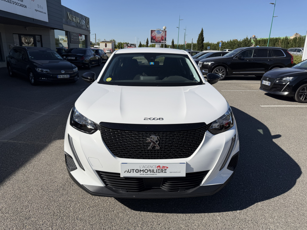 Peugeot 2008 — 8