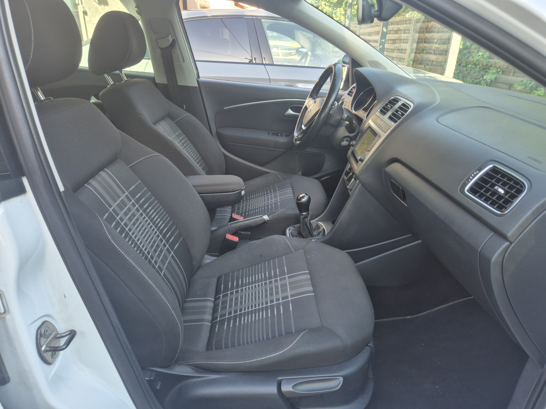 Volkswagen Polo — 18