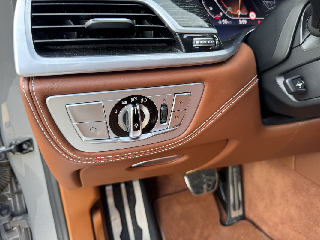 Bmw Série 7 — 9