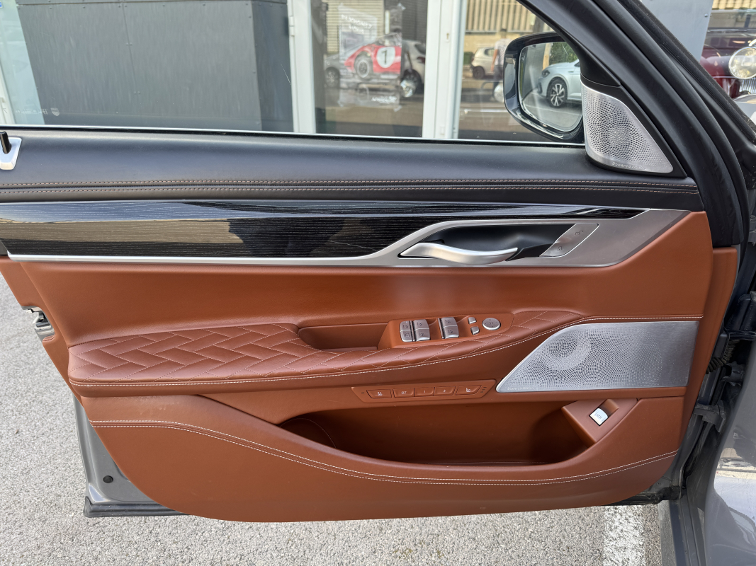Bmw Série 7 — 19