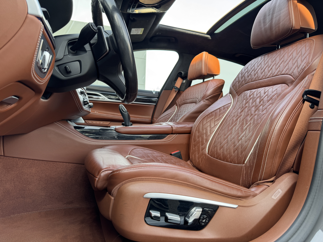 Bmw Série 7 — 18