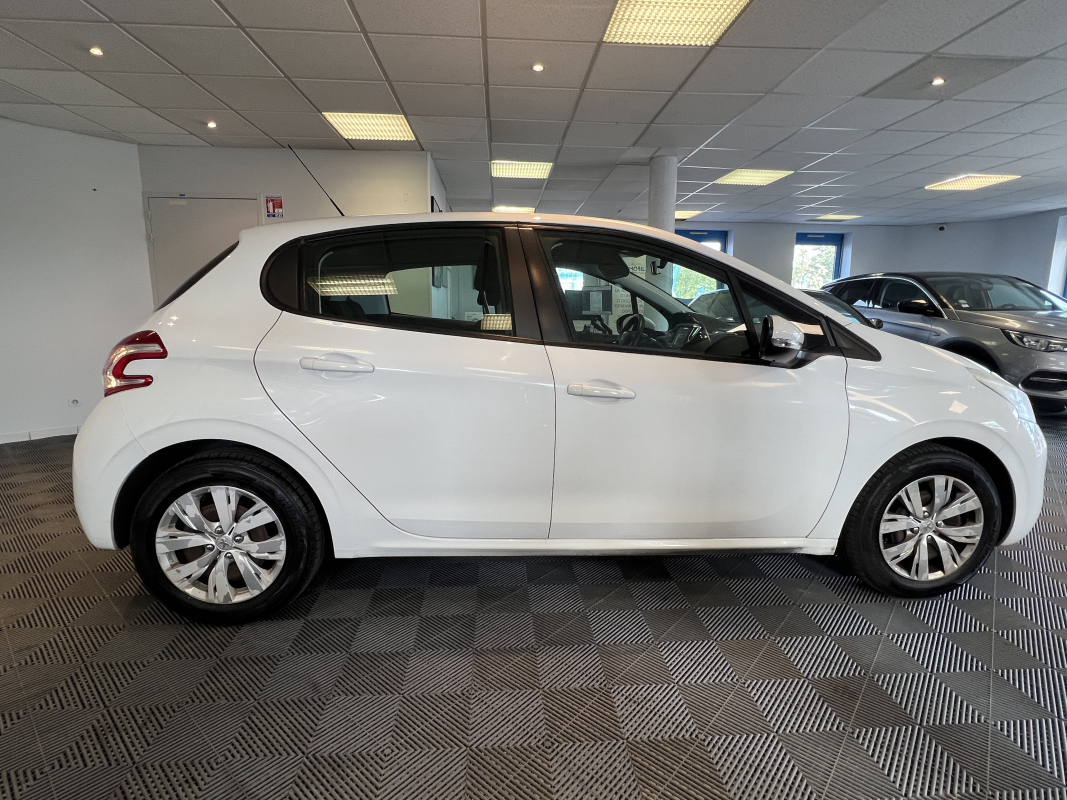 Peugeot 208 — 21
