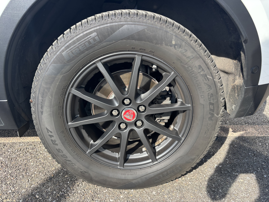 Jaguar E-Pace — 27