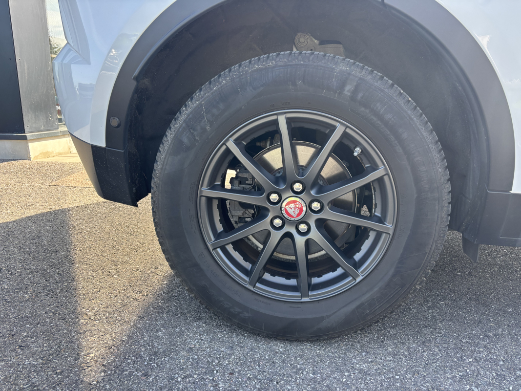 Jaguar E-Pace — 28
