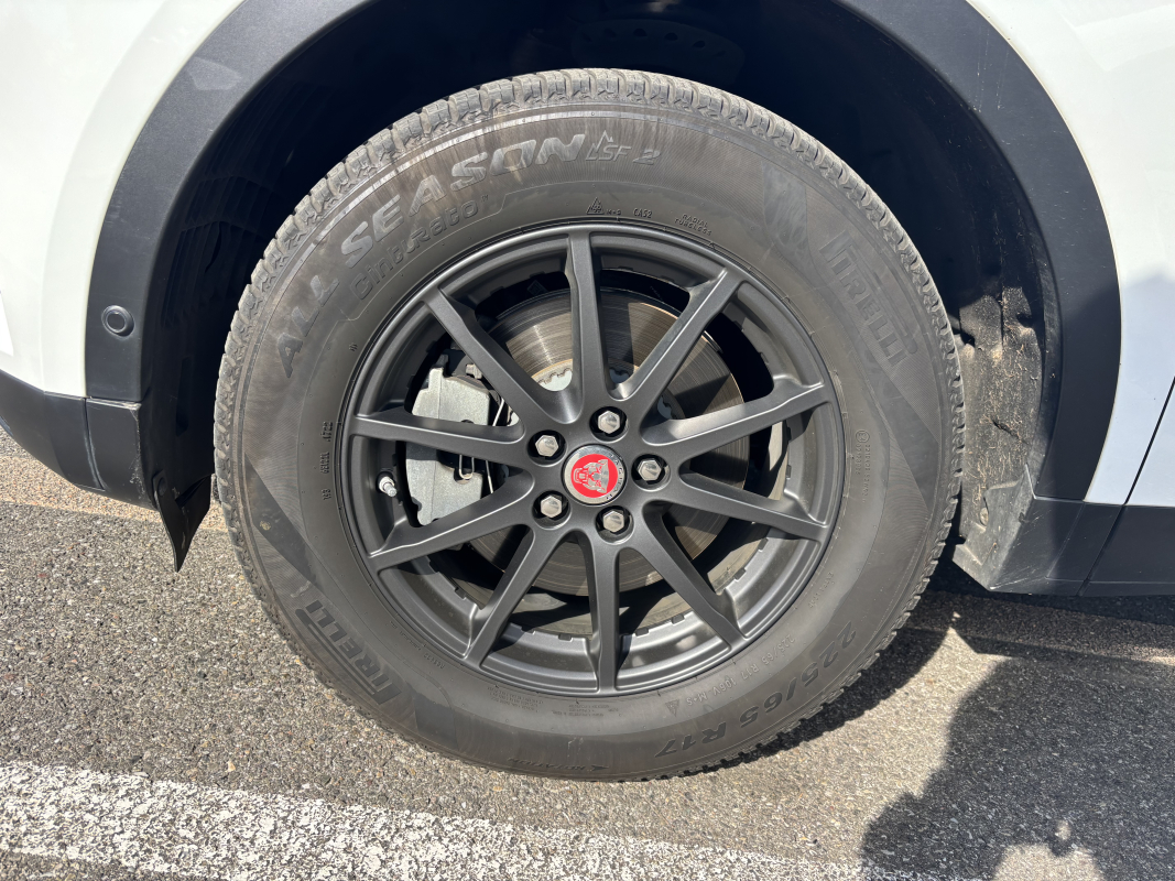 Jaguar E-Pace — 29