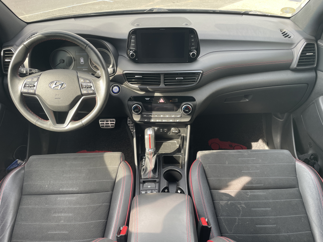 Hyundai Tucson — 13