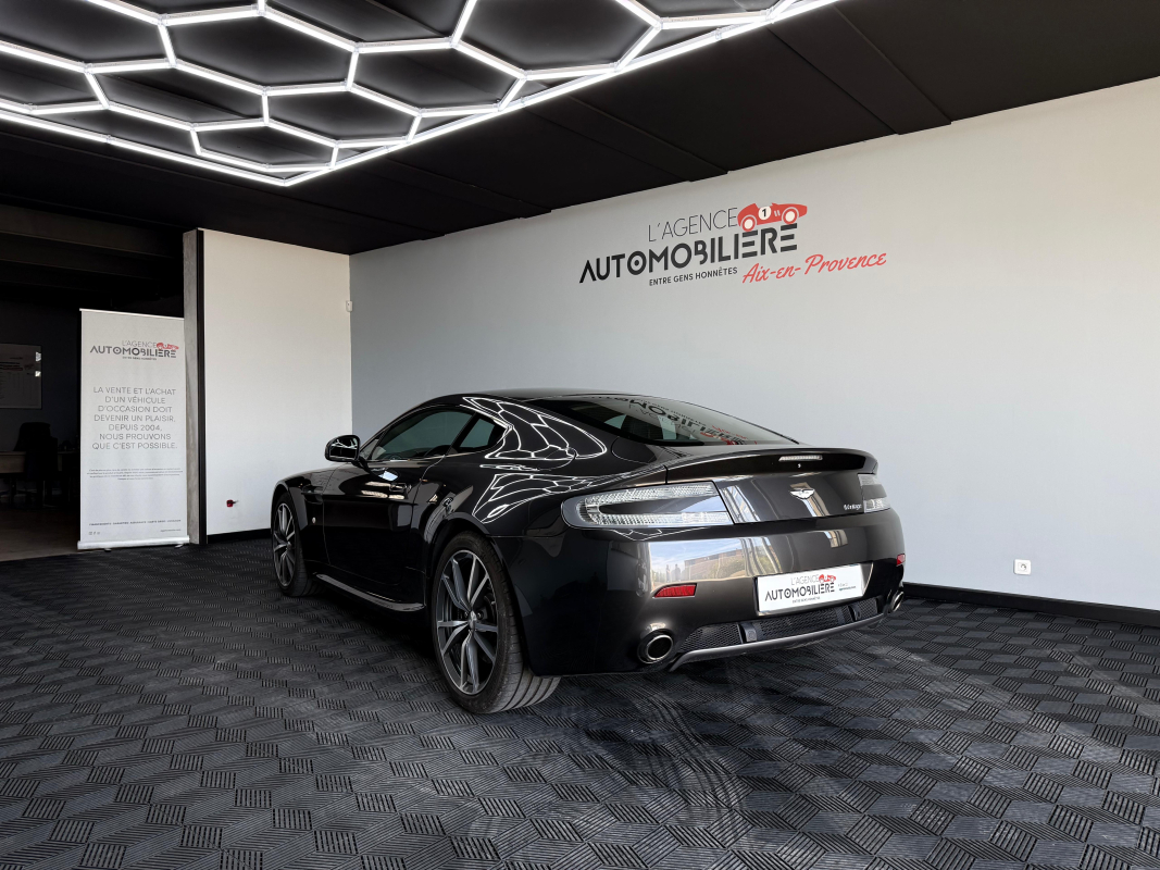 Aston Martin V8 Vantage — 7