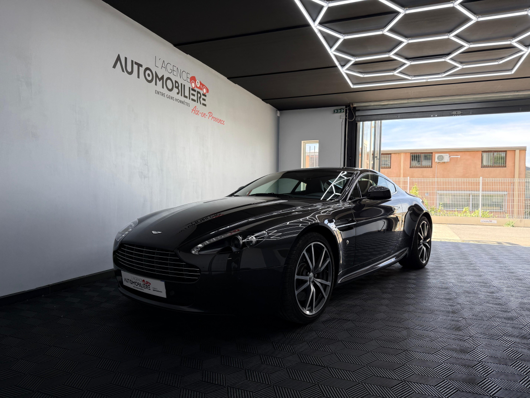 Aston Martin V8 Vantage — 9