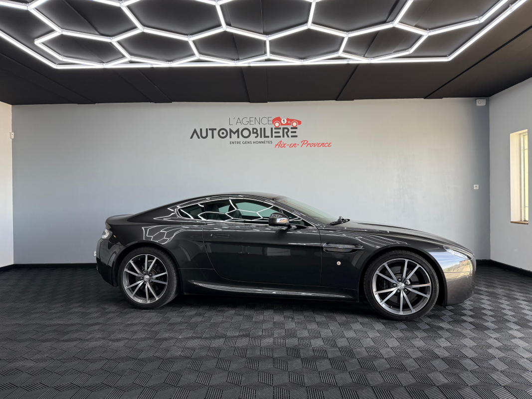 Aston Martin V8 Vantage — 2