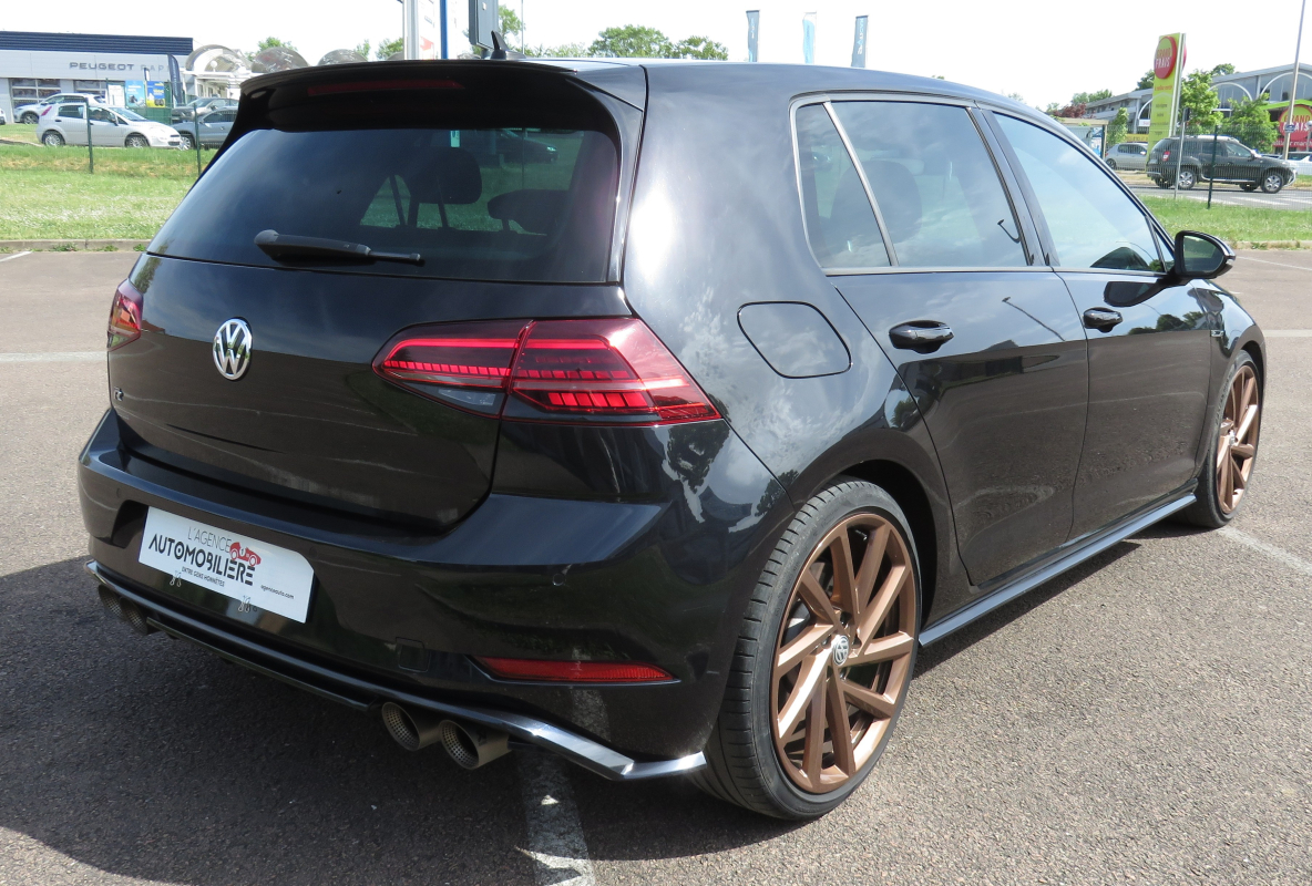 Volkswagen Golf — 5