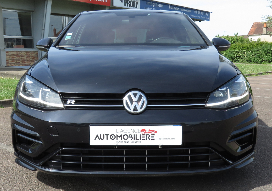 Volkswagen Golf — 2