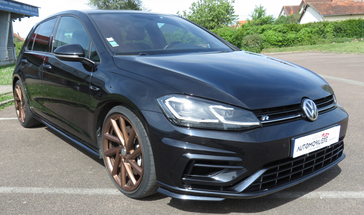 Volkswagen Golf — 3