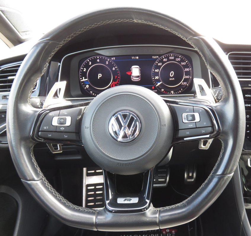 Volkswagen Golf — 17