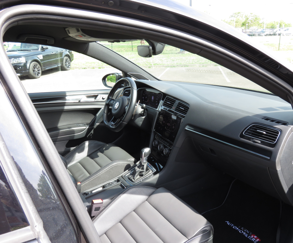 Volkswagen Golf — 14