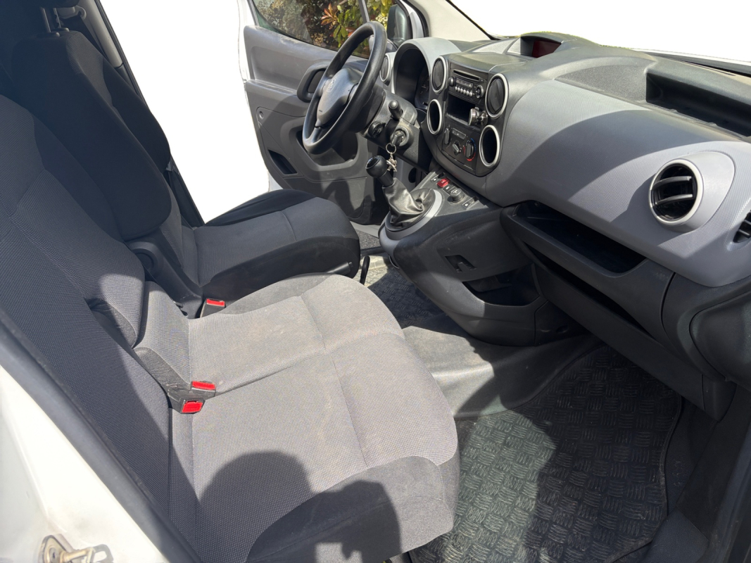 Peugeot Partner — 12