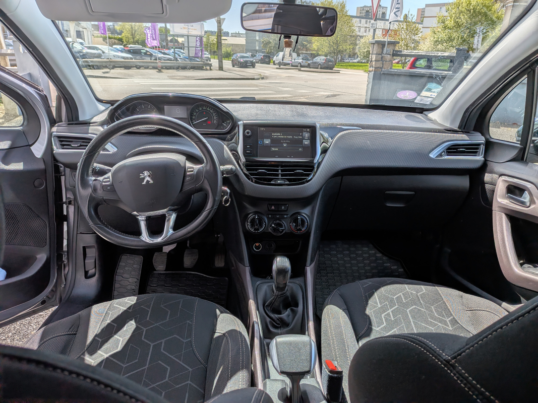 Peugeot 2008 — 14