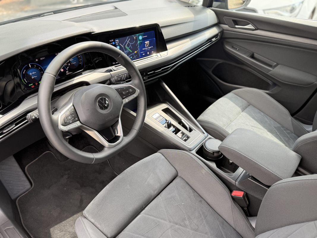 Volkswagen Golf — 9