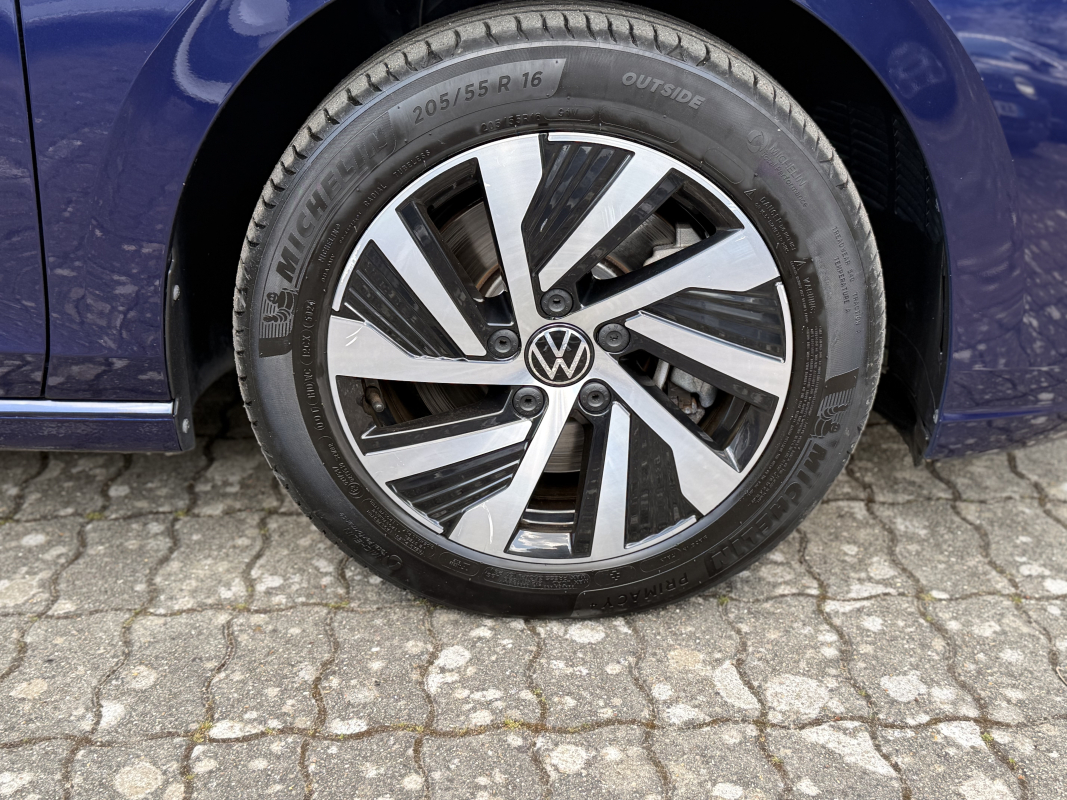 Volkswagen Golf — 18