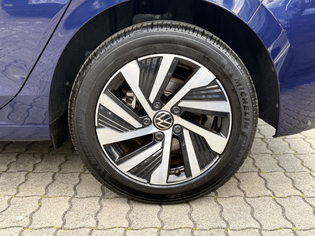 Volkswagen Golf — 21