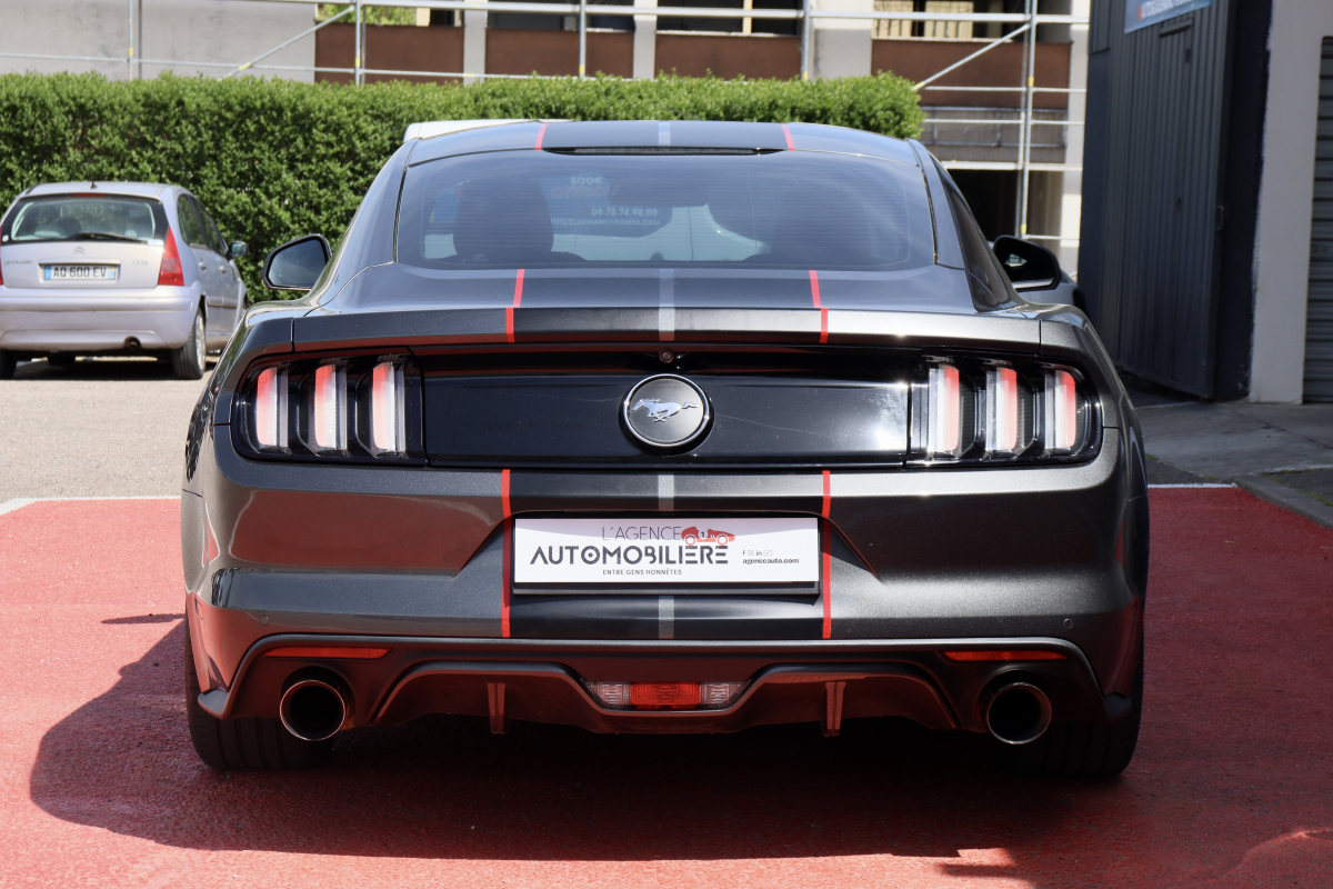 Ford Mustang — 4