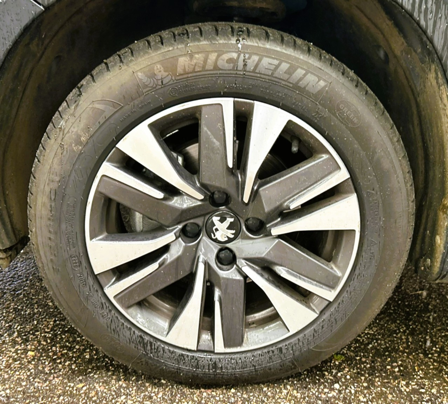 Peugeot Peugeot 2008 — 25