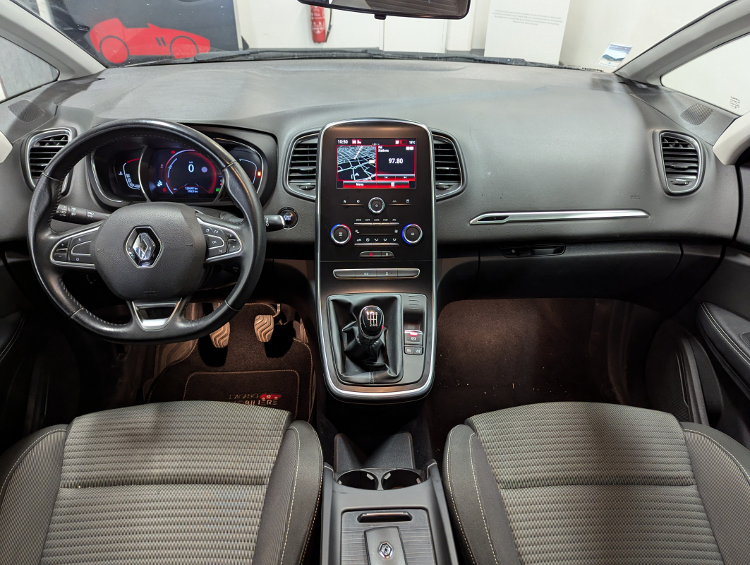 Renault Scenic — 11