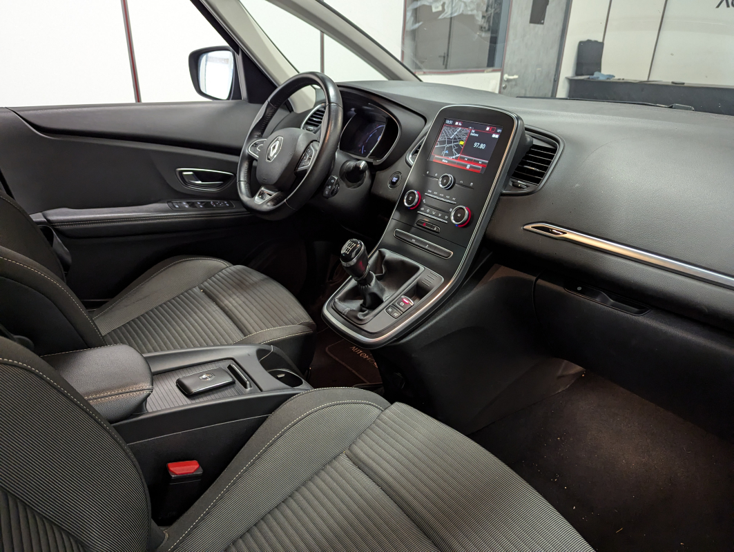Renault Scenic — 10