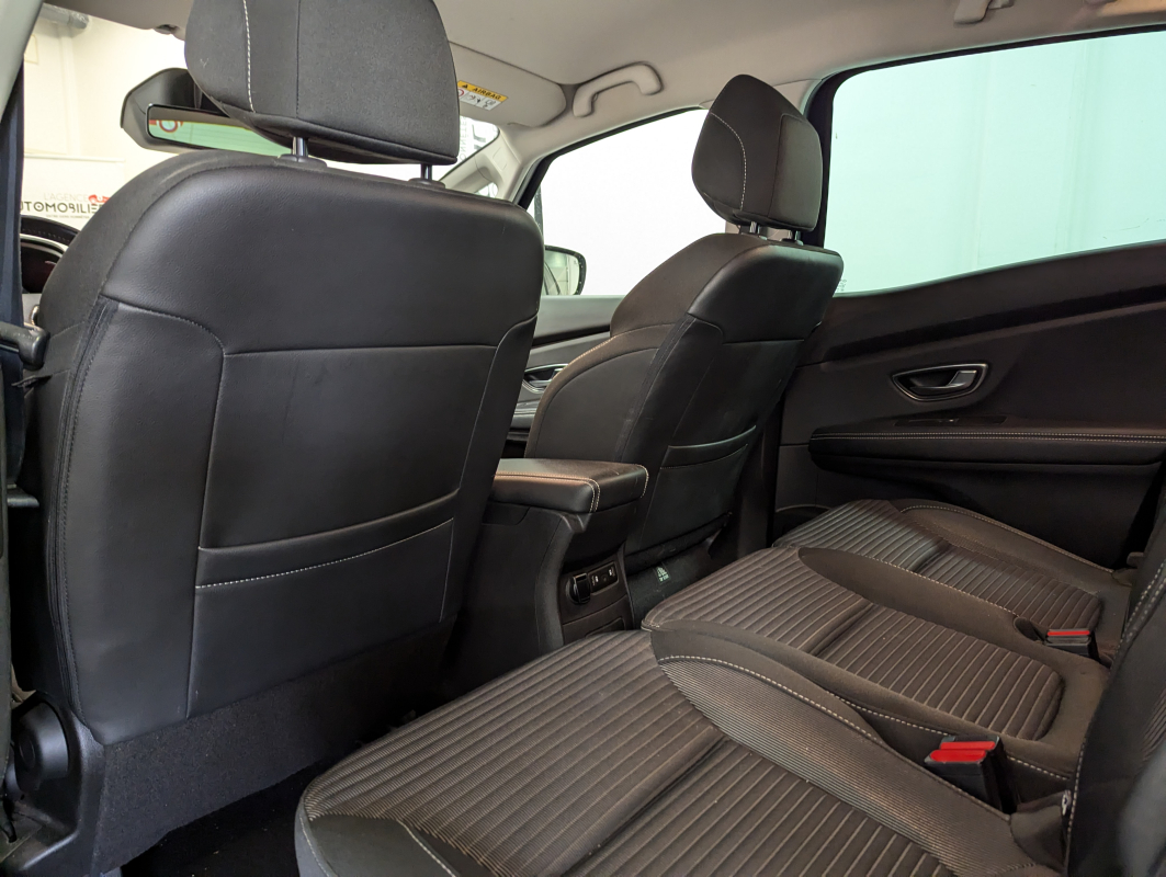 Renault Scenic — 12