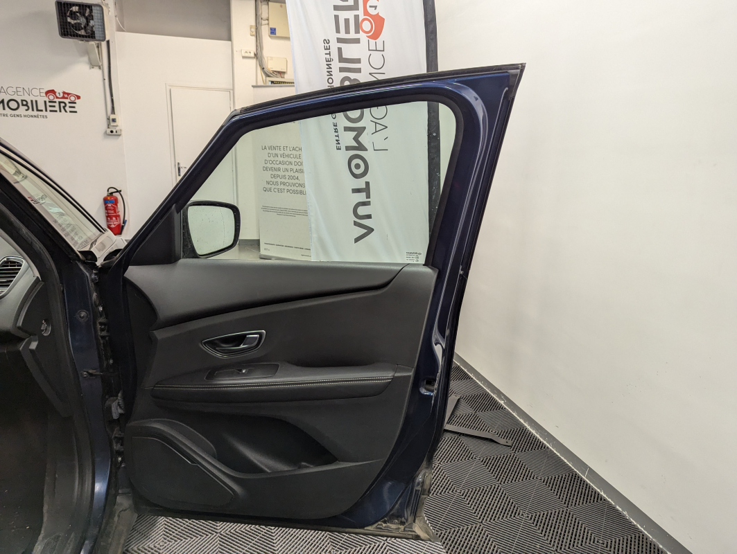 Renault Scenic — 26