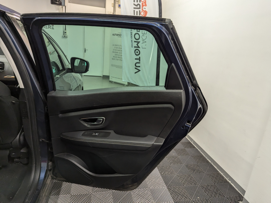 Renault Scenic — 25