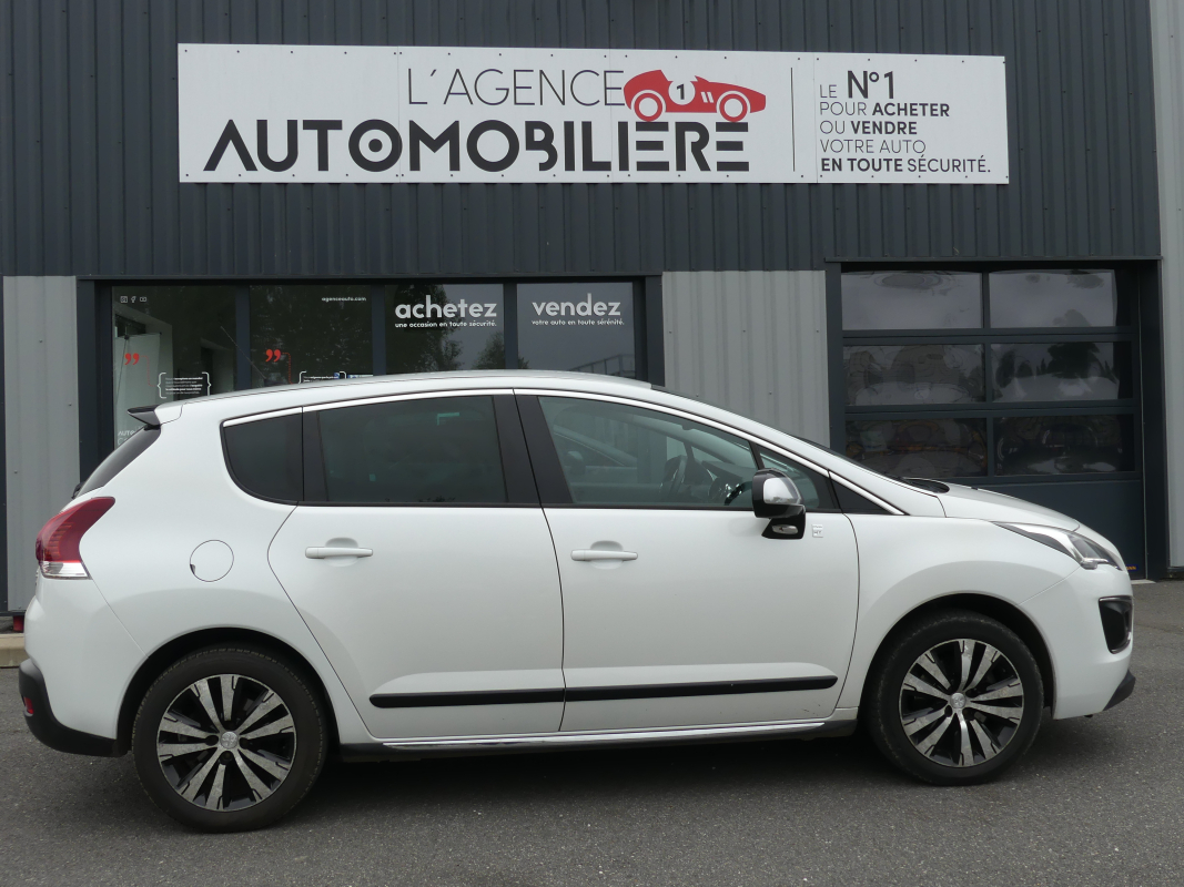 Peugeot 3008 HYbrid4 — 6