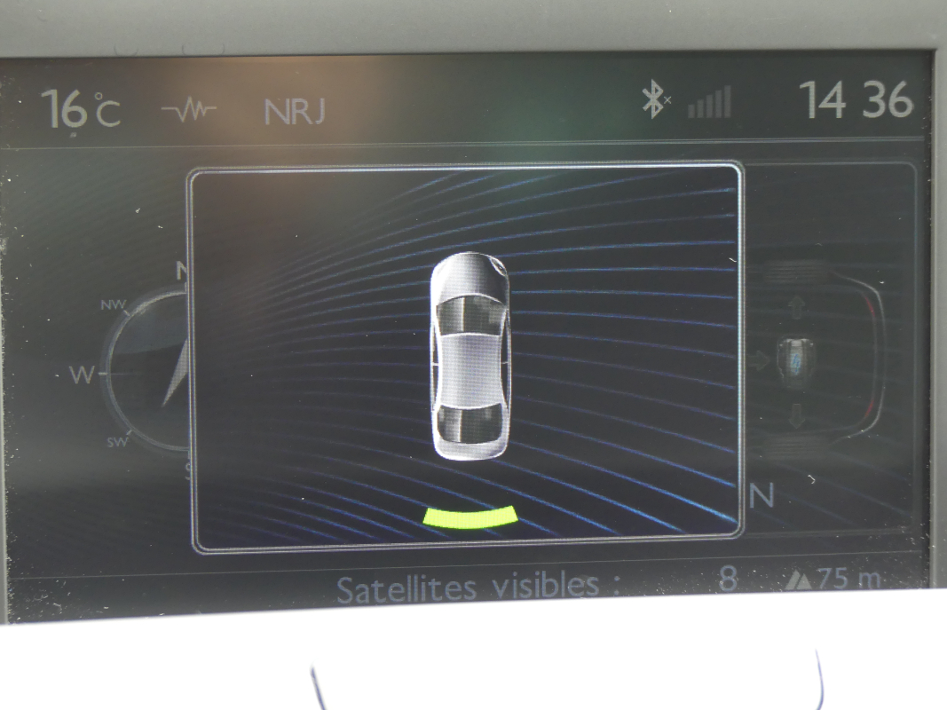 Peugeot 3008 HYbrid4 — 16