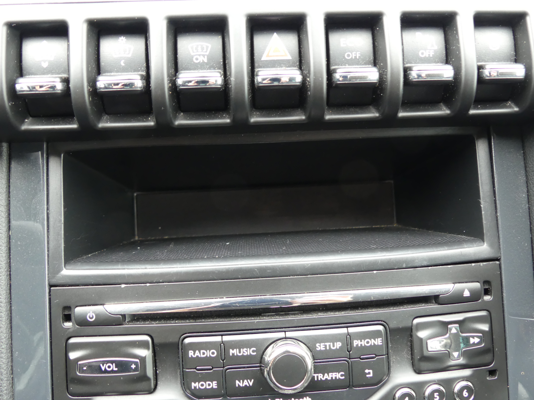 Peugeot 3008 HYbrid4 — 26