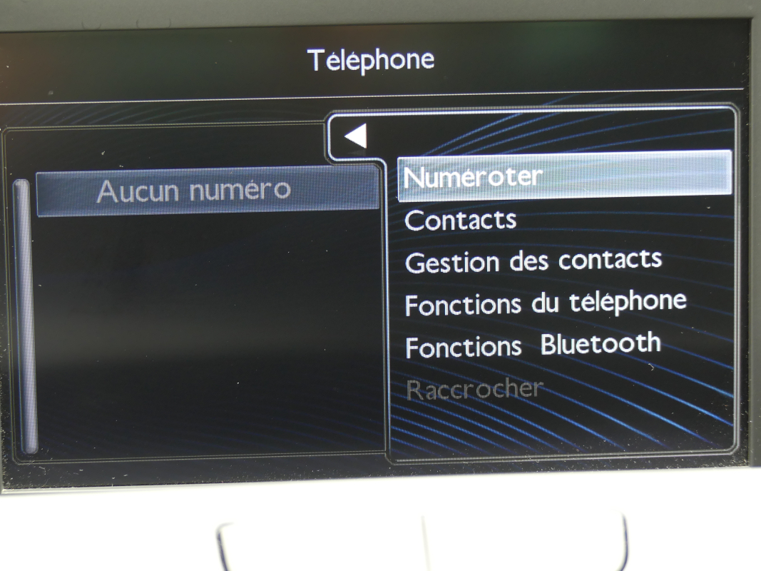 Peugeot 3008 HYbrid4 — 28