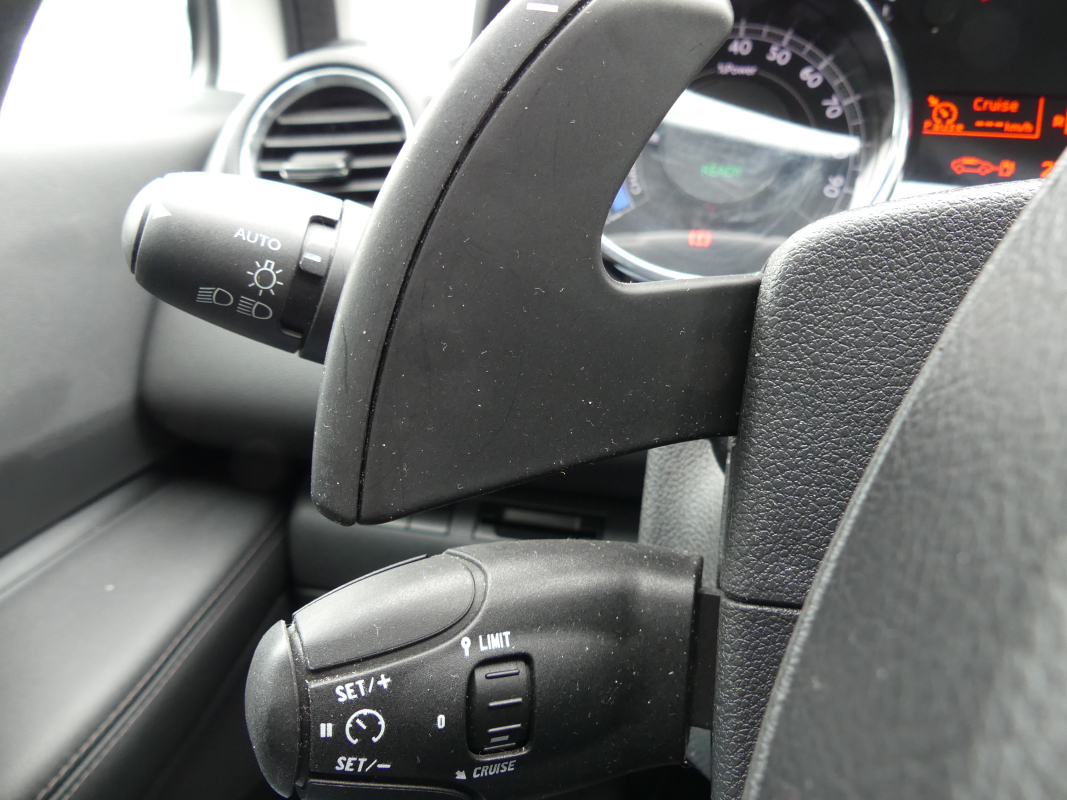 Peugeot 3008 HYbrid4 — 30