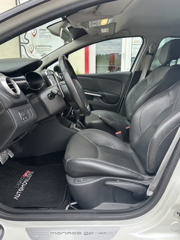 Renault Clio — 12
