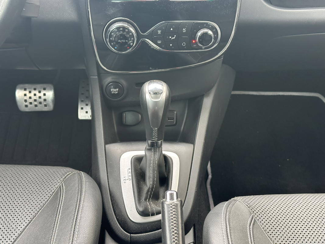 Renault Clio — 30