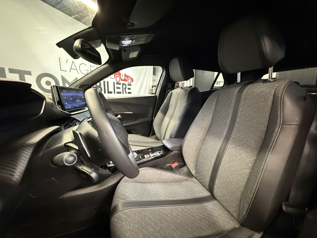 Peugeot 2008 — 12
