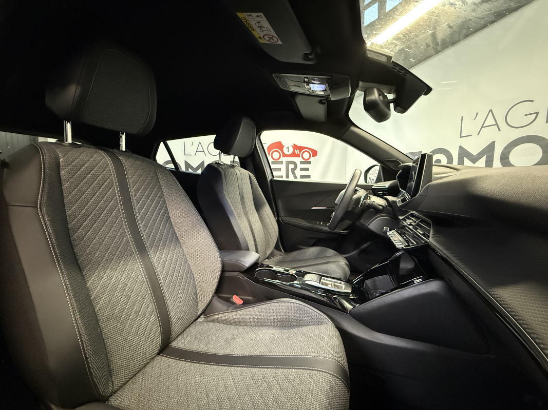 Peugeot 2008 — 14