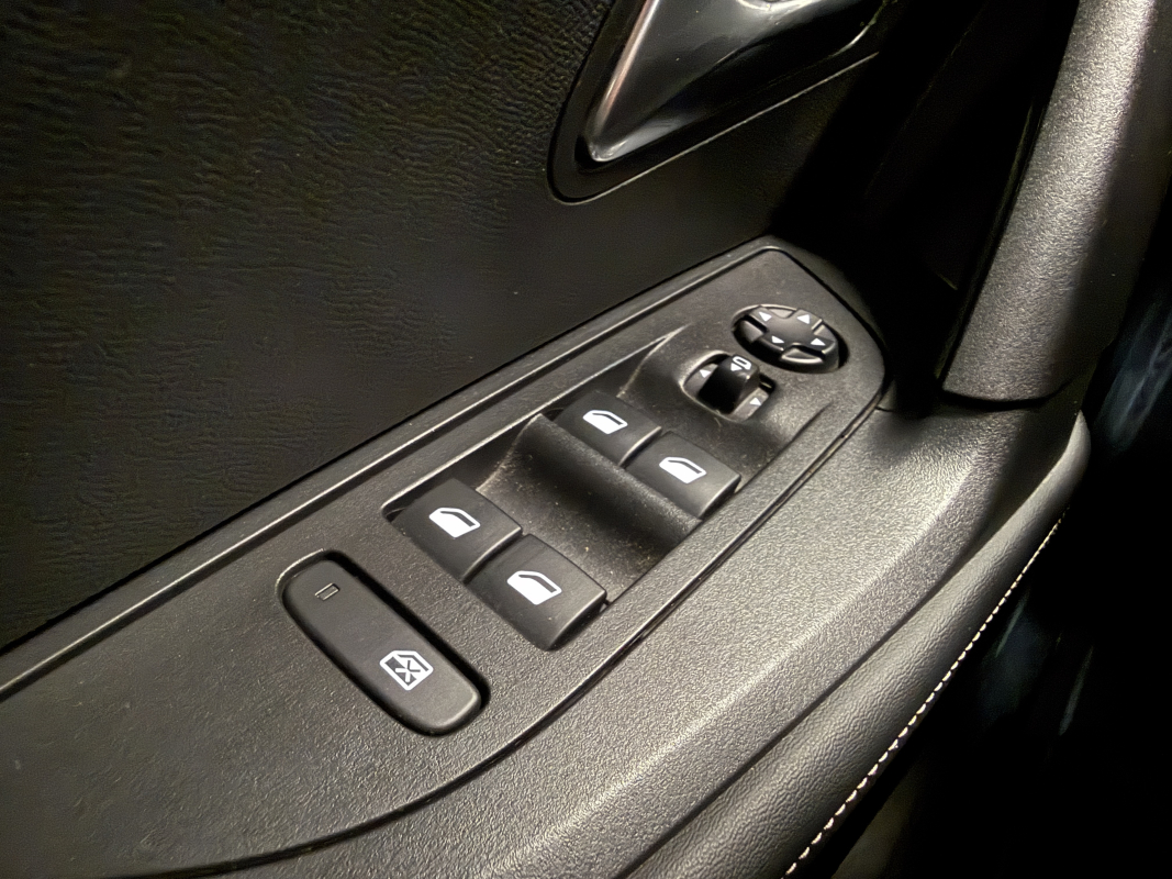 Peugeot 2008 — 21