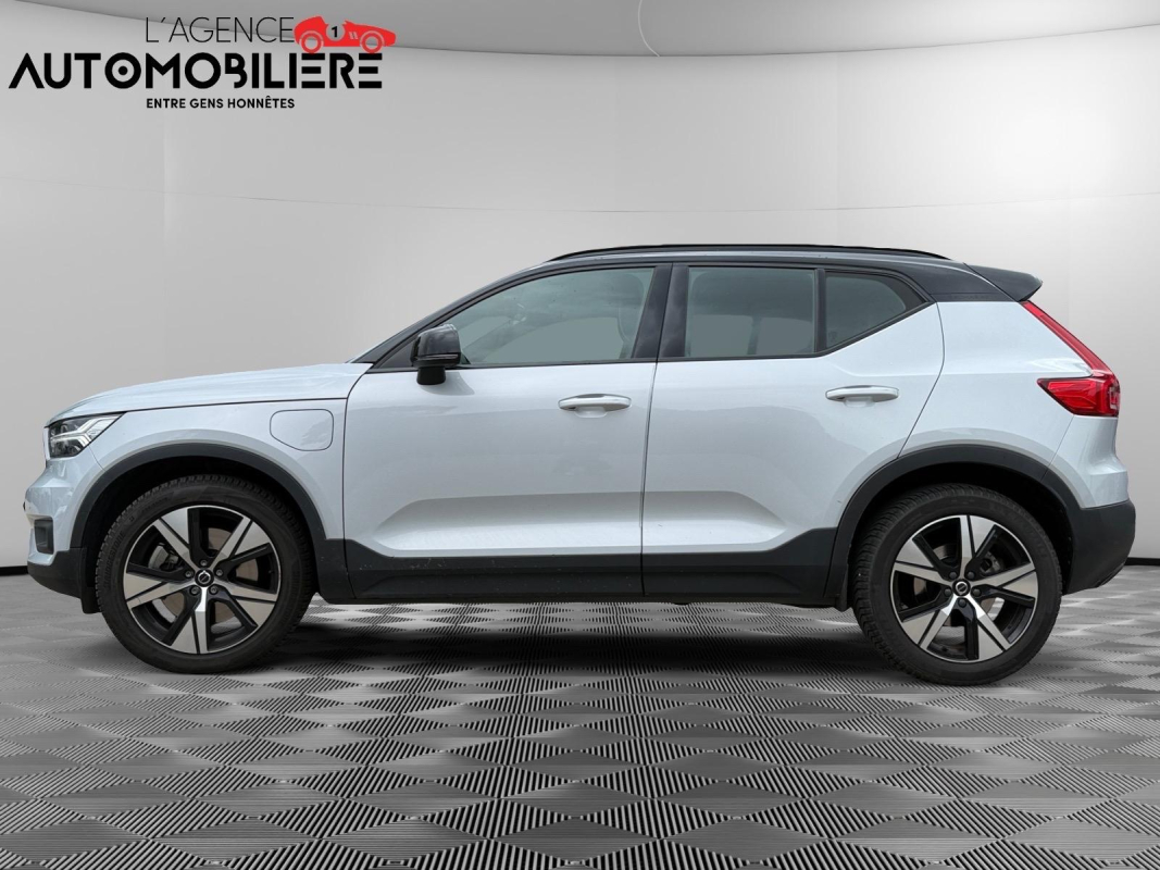 Volvo VOLVO XC40 — 8